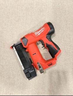 Milwaukee 12V Pin Nailer 23 guage