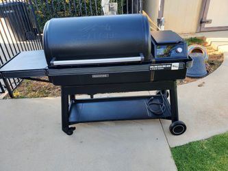 TRAEGER IRONWOOD BBQ XL WiFi Pellet & SMOKER