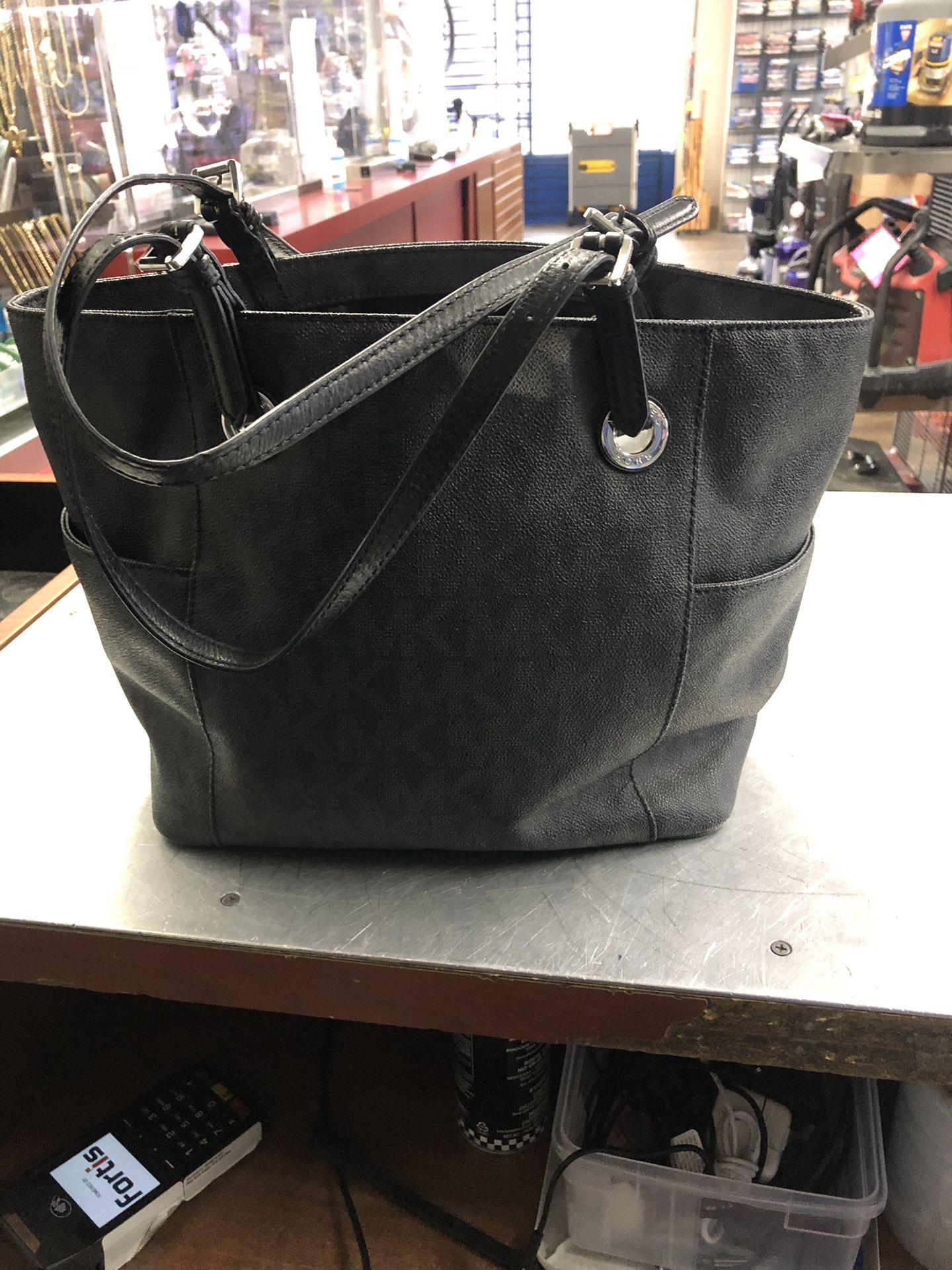 1003 Michael Kors Jet Set Signature Tote 011781