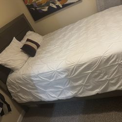 Queen Bed 