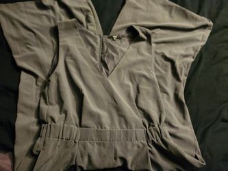Uniqlo Pant Romper with Pockets Size Medium