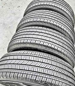 225/65/17 Michelin vendo un set de llantas usadas excelente condiciones de vida las 4 ✅🤩I am selling a set of used tires, all 4 in excellent living c