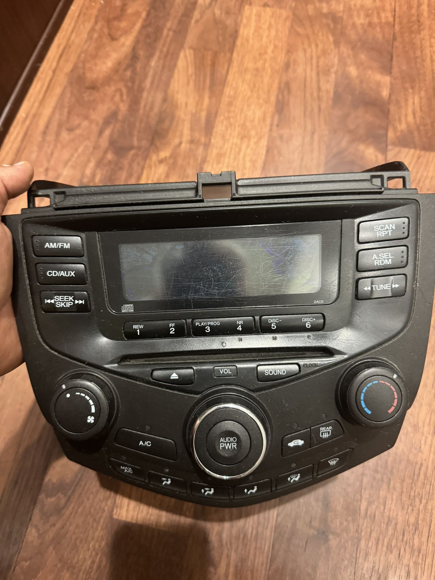 Honda 2003-07 Accord Sedan CD $ Radio W/ Manual Control