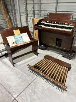 Hammond Music Organ 