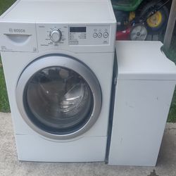 Bosch W/ Pedestal washer 