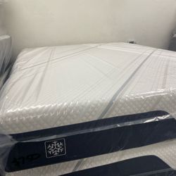 Queen Size Serta Mattress