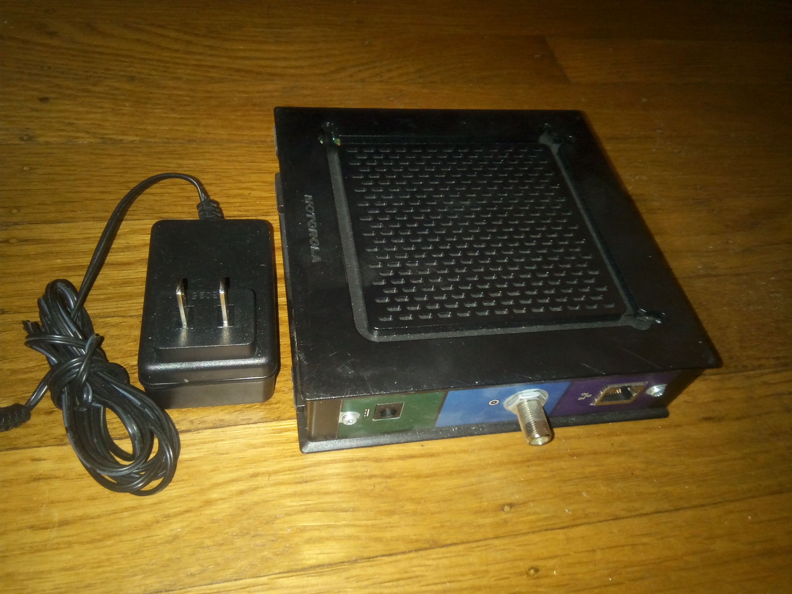 Motorola SURFboard SB6120 DOCSIS 3.0 cable modem works with Xfinity Comcast etc cable internet