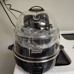 DASH Ultimate Deluxe Egg Cooker