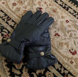 Brand new leather fashionable gloves last pec ight weight.
