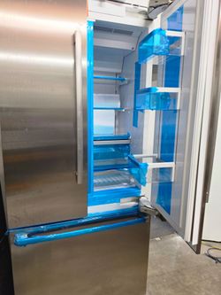 BOSCH BENCHMARK 36-INCH STAINLESS STEEL PANELS INCLUDED