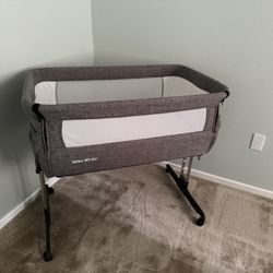 Mika Micky Bedside Bassinet 