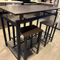 Dining table set