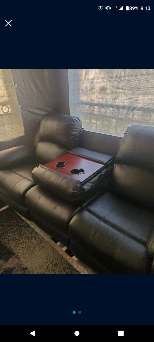 Black leather couch for Sale in Las Vegas, NV OfferUp