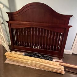 Munire Furniture  4 in 1 Lifetime Crib Bristol Combo/Changer 