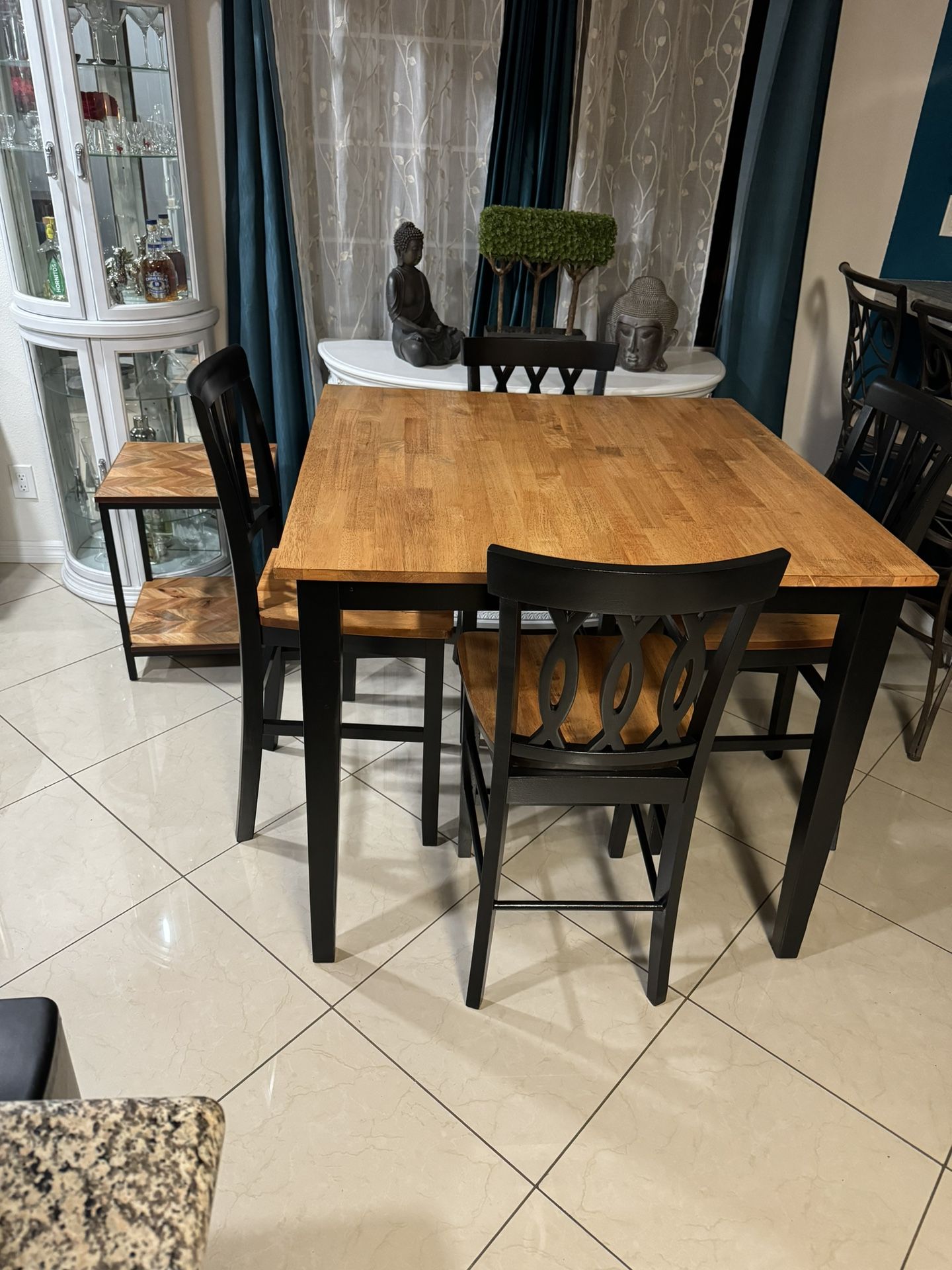 Dinning Table