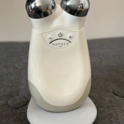 NuFACE Trinity Facial Toning Device