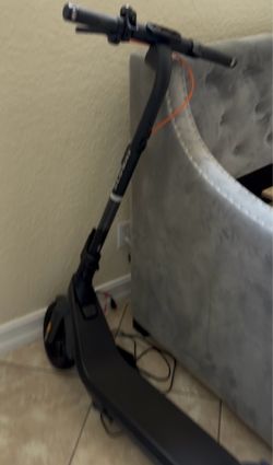 E motorized scooter