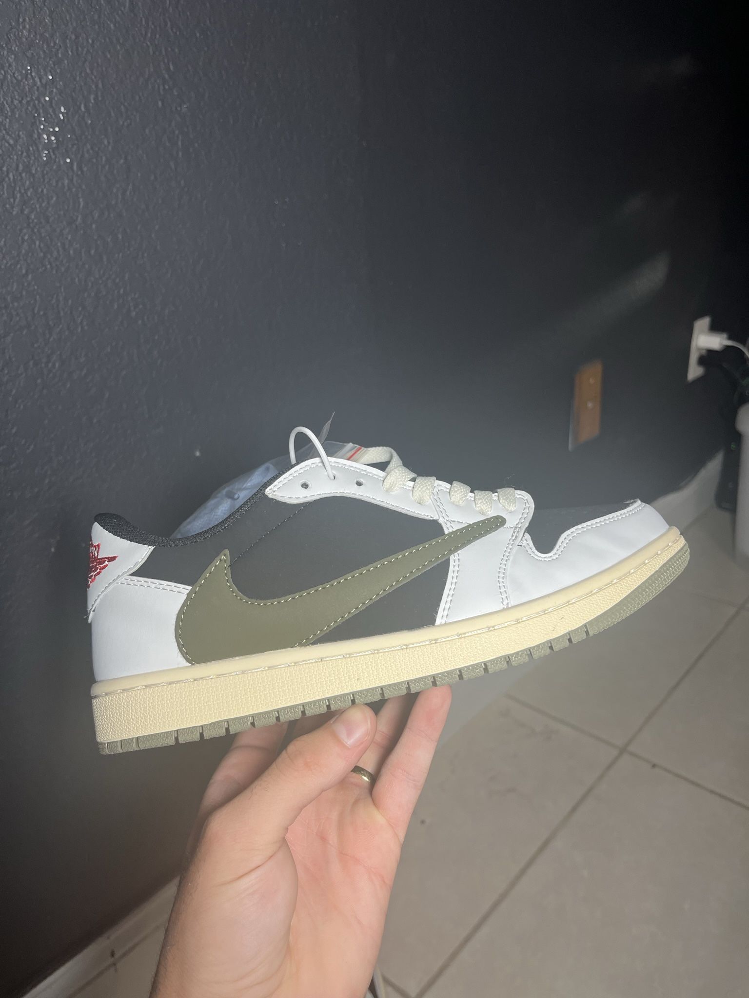 Jordan 1 Low Travis Scott Olive Size 11