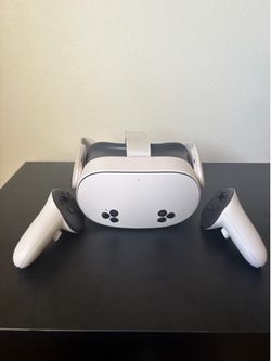 Meta Quest 3S 128GB VR Headset + Controllers