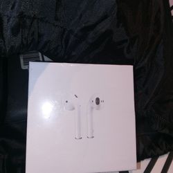 AirPods 2nd Gen Wireless Earbuds with charging case