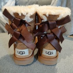 UGG Toddlers Boots Sz 6 