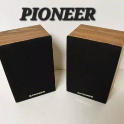 Vintage Pair CS-X300-Q Pioneer Tiny Surround Sound Speakers Bookshelf Excellent!