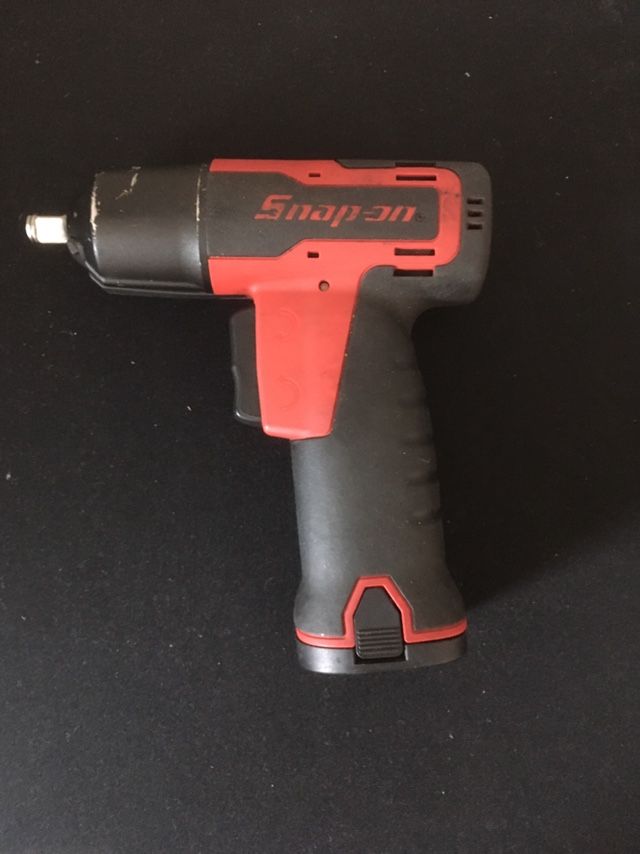 SNAP-ON (CT661) 7.2V - 3/4in Cordless Impact Wrench & Lithium Ion Battery 