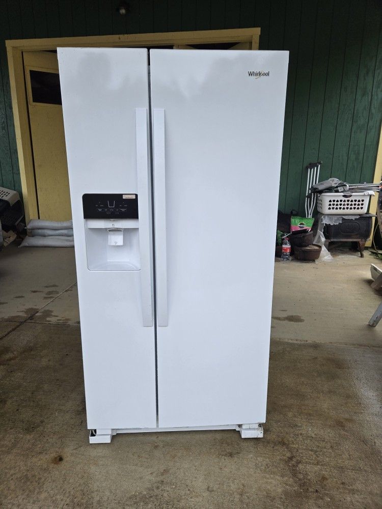 Side By Side Fridge And Freezer