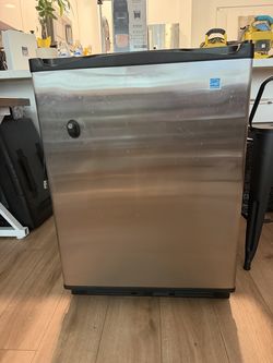 5.2 Cubic Feet Mini Fridge