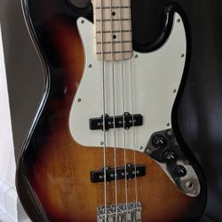 Fender Squire Bass Guitar and Amp Set