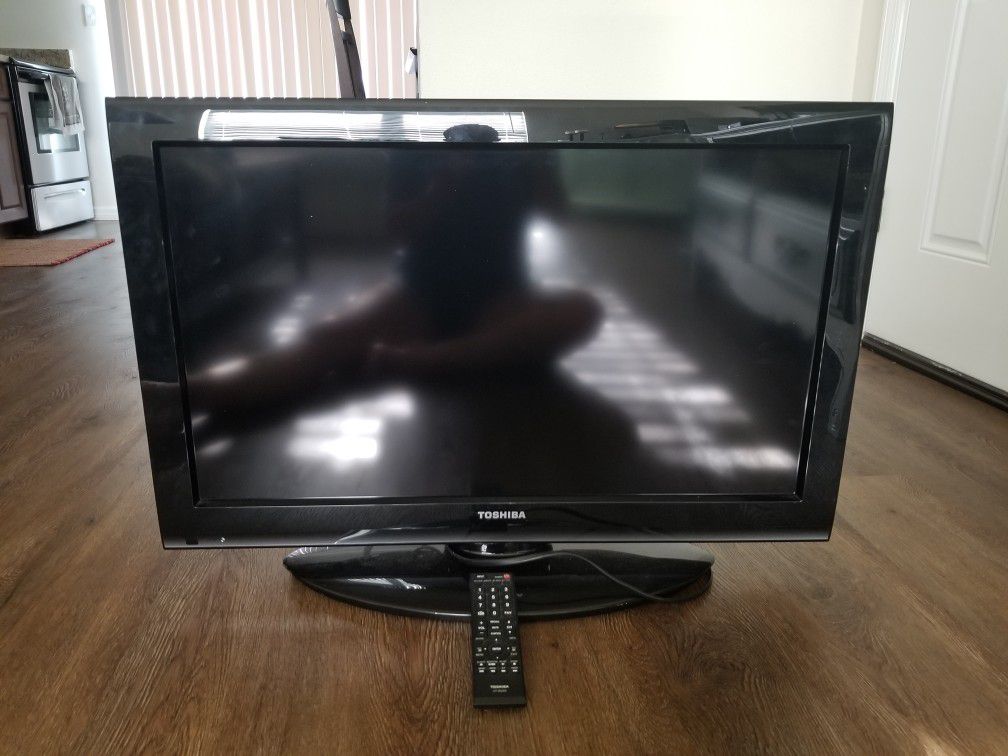 33 inch TV