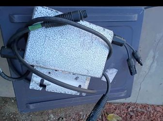 Solar Micro Inverter with MC4 Cables