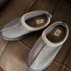 girls uggs taz youth size 4