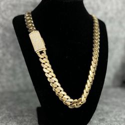 14K GOLD CHAIN WITH DIAMONDS