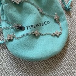 Beautiful Necklace And Earrings 