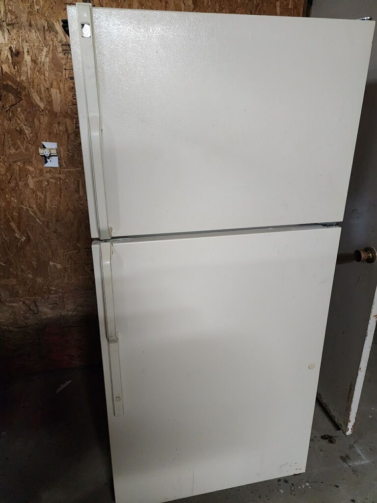 REFRIGERATOR