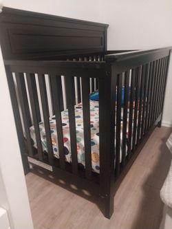Crib with matress