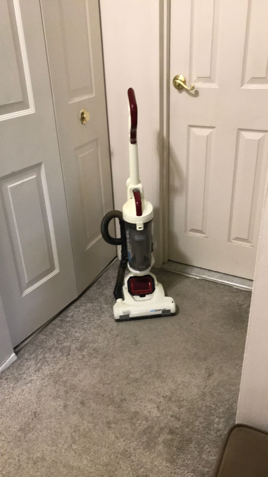 Vacuum Cleaner Black & Decker. $15