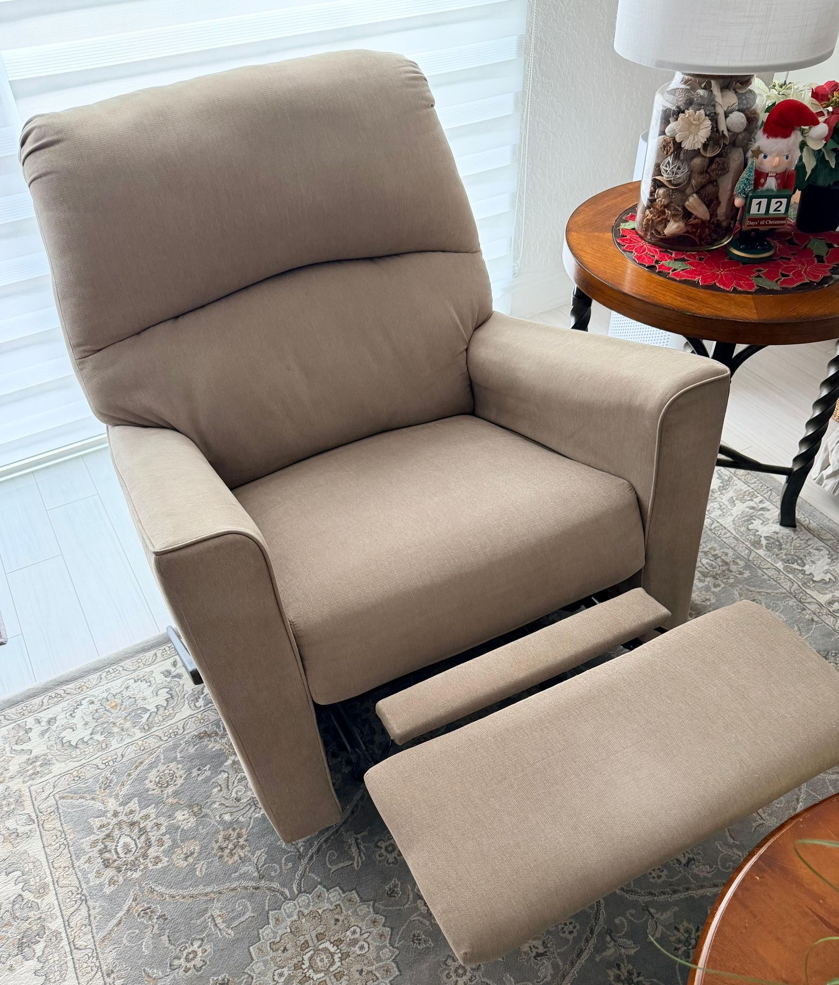 For Sale: Pair of Matching Beige Fabric Recliner Chairs - Excellent Condition!