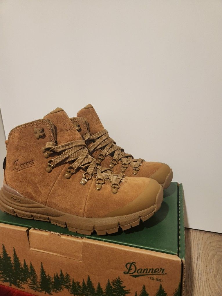 Danner Mountain 600 4.5" Hiking Boots - Men's US 8 D (Standard) - Coyote - Waterproof