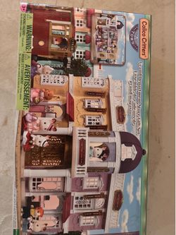 Brand new unopened Calico Critters Grand Department Store Gift Set