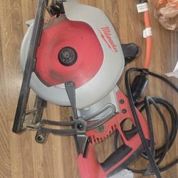 Milwaukee Saw Corded  6577-20