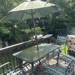 Outdoor Patio Set – Table, 4 Chairs & Umbrella – $75 OB