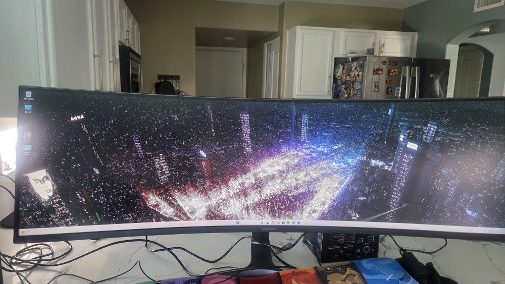 Samsung QLED 49" Curved Monitor
Model 3840 X 1080 144Hz
