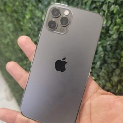 iPhone 11 Pro Max , Factory Unlocked, Excellent Condition Like New 