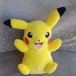 Small Pikachu Plushie 