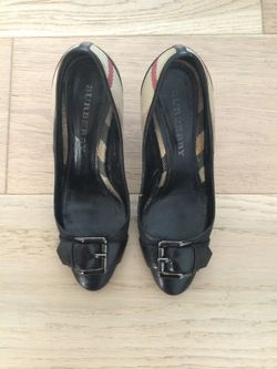 Burberry Black Nova Check Coated Canvas and Buckle Round Toe Pump