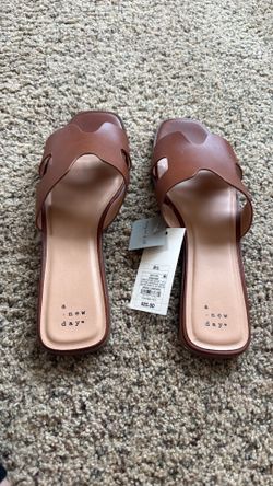 A New Day woman sandals