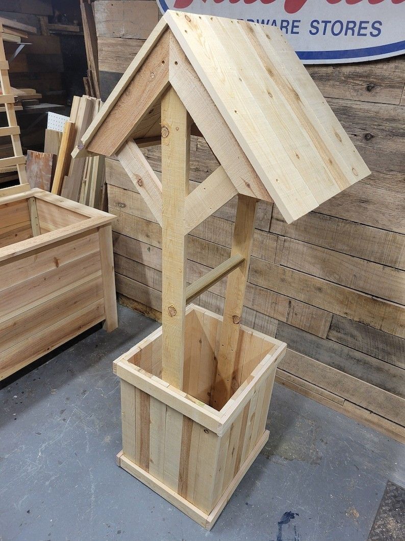 Custom BUILT TO ORDER Cedar Wishing Well Planter Box