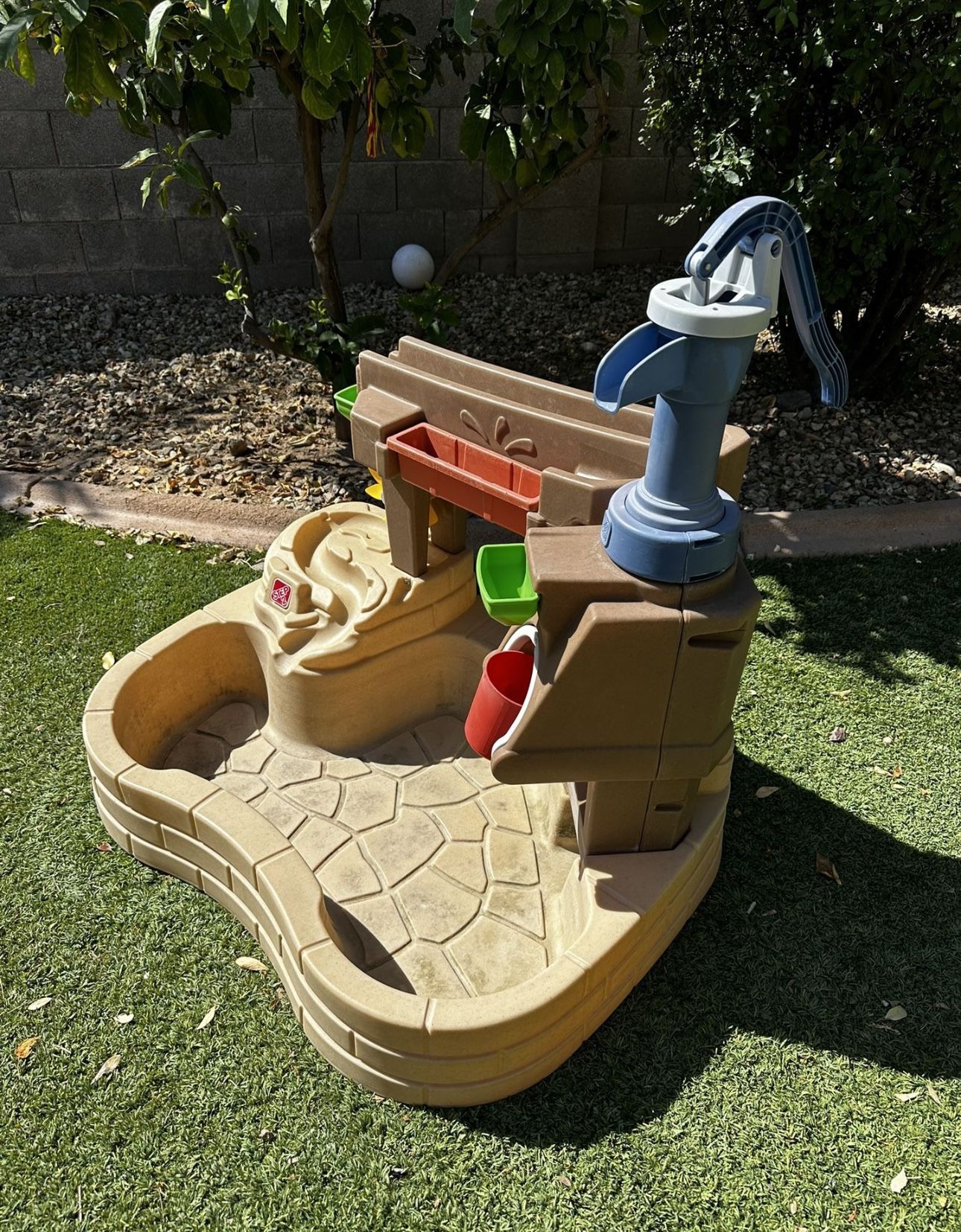 Step2 Pump & Splash Discovery Pond Water Table toy with pump for Sale